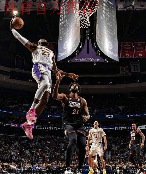 詹姆斯末节连得10分+致命抢断，湖人112-108险胜76人，40岁传奇再创历史纪录